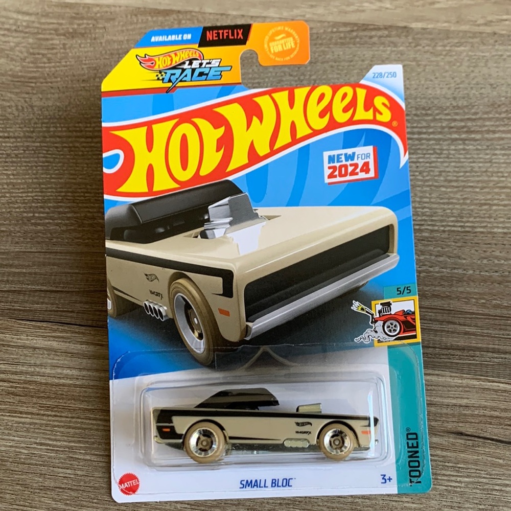Hot Wheels Small Bloc Tooned Pine Wood Derby Diecast Race Car Hotwheels 2024 New